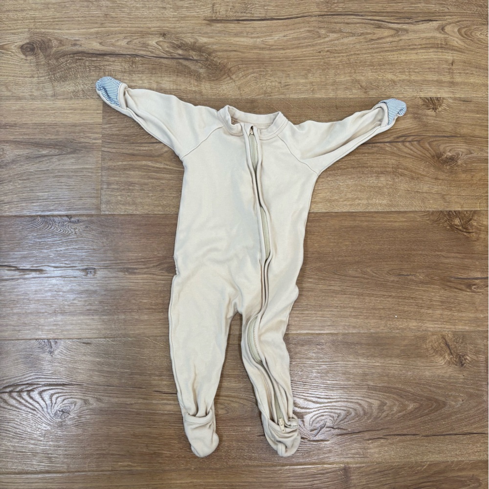 Goumi Zip Onesie with Button Back